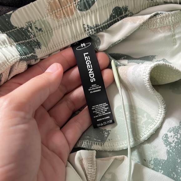 Men’s Legends mint camo shorts like new - Picture 3 of 8